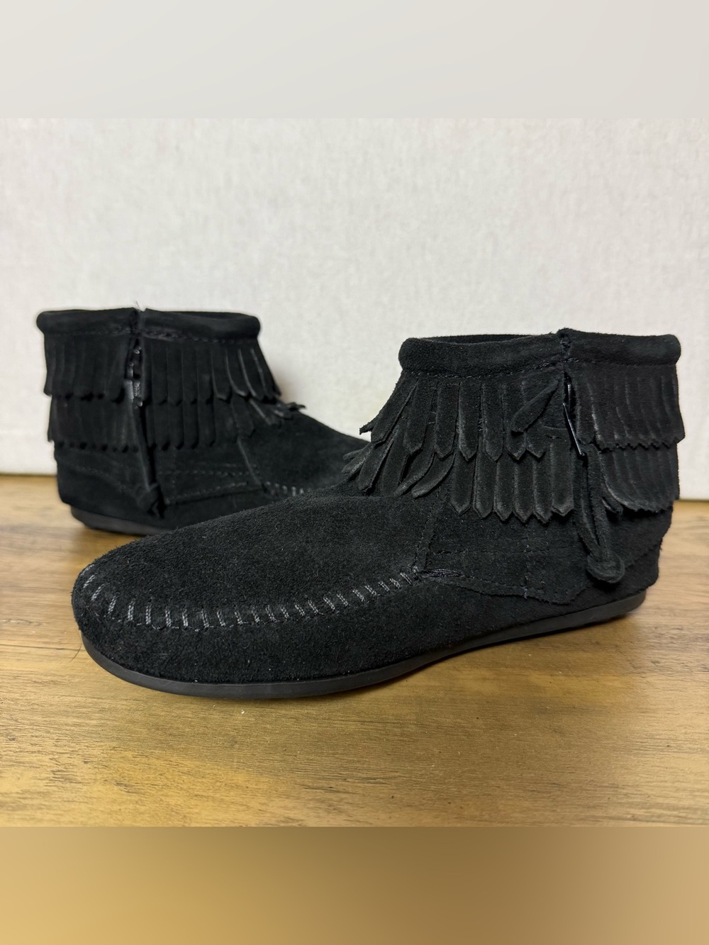 Minnetonka Child’s Double Fringe Side Zip - Black - Child Size 2